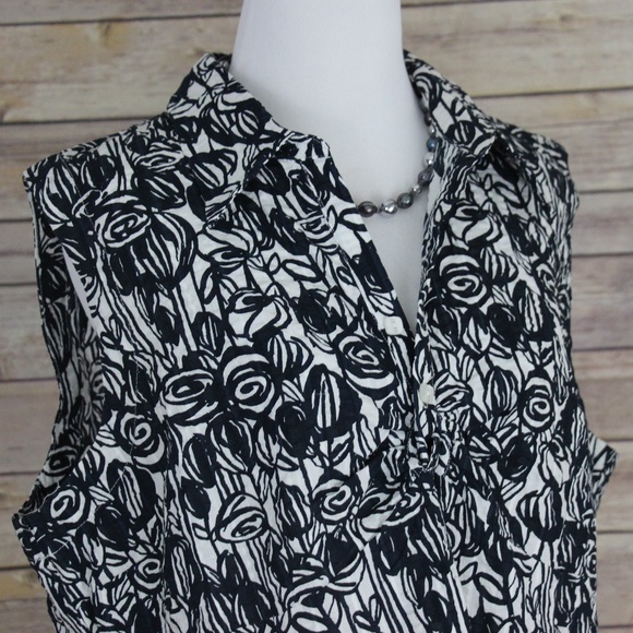 EMMA JAMES Navy and White Floral Sleeveless Top - Picture 4 of 8